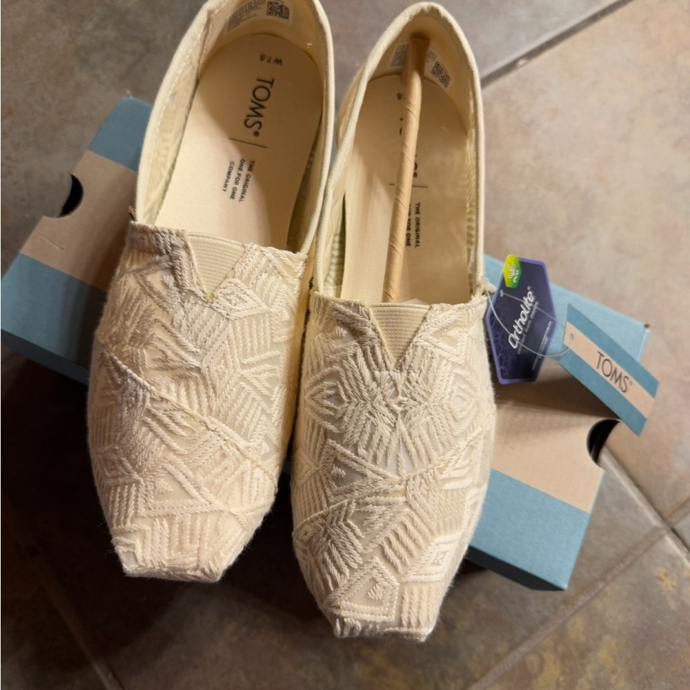 NIB! TOMS Women's Alpargata Natural Geo Lace - Size 7.5